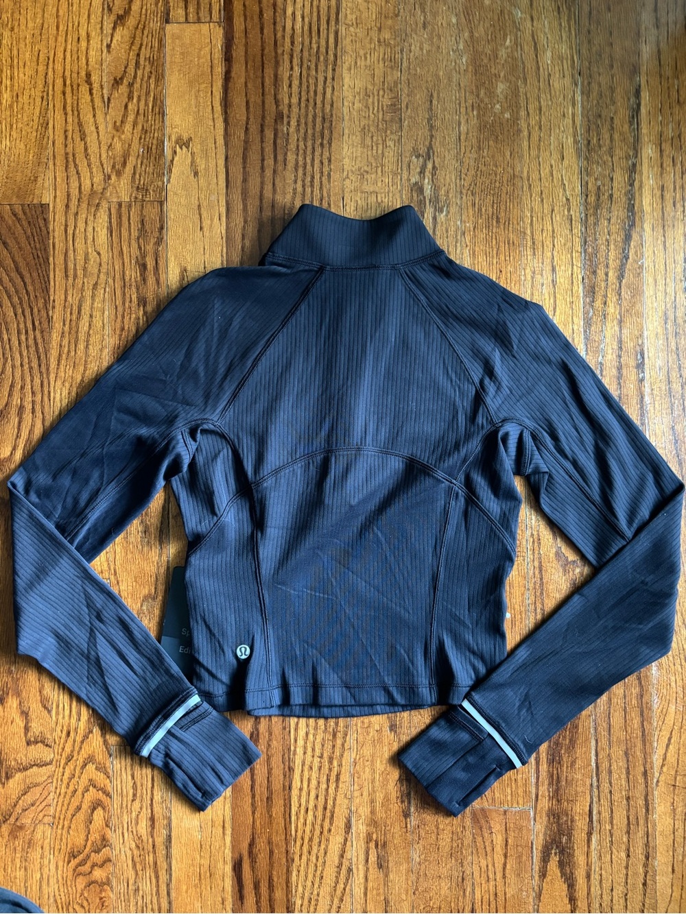 It's Rulu ™ Run Ribbed
Cropped Half Zip - Picture 5 of 5